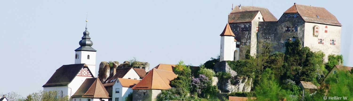Blick auf Burg und Kirche Hiltpoltstein